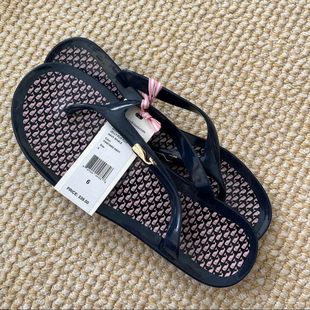 Vineyard Vines Jelly Flip Flop in Navy & Pink Whale Print